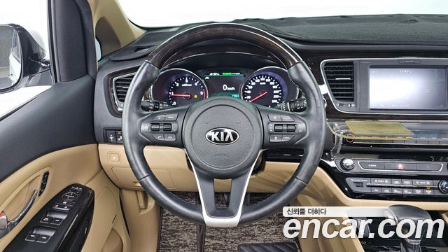 Kia Canival 2019 — photo 14