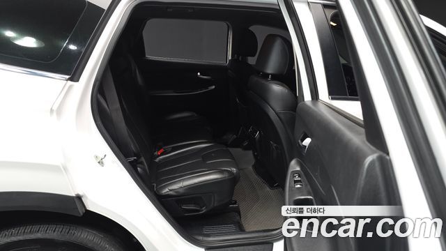 Hyundai Santafe 2022 — photo 18