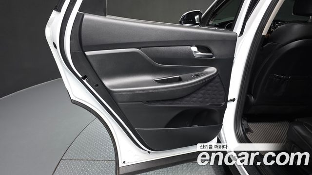 Hyundai Santafe 2022 — photo 15