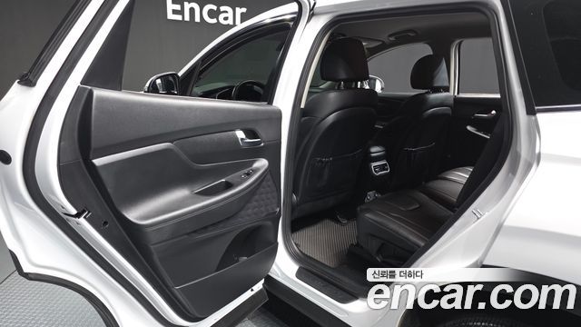 Hyundai Santafe 2022 — photo 16
