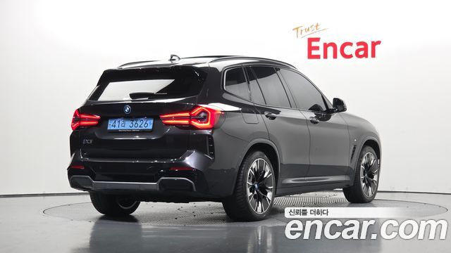 BMW iX3 2023 — photo 2