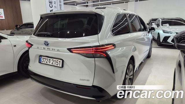 Toyota Sienna 2025 — photo 2