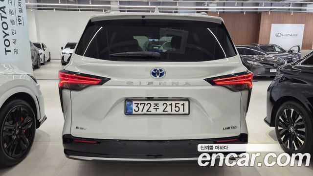 Toyota Sienna 2025 — photo 4