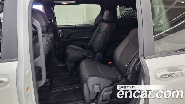 Toyota Sienna 2025 — photo 11