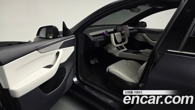 Tesla Model Y 2026 — photo 13