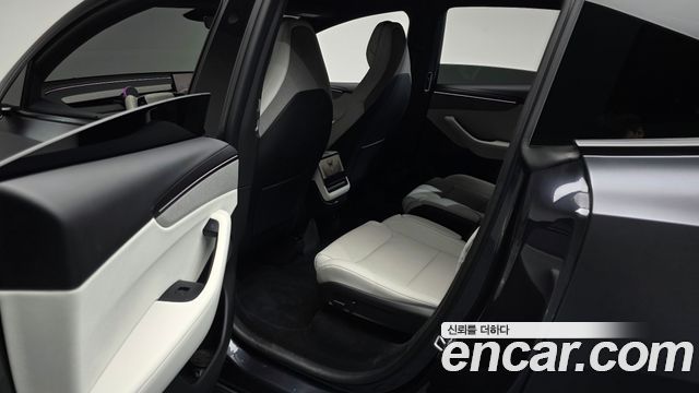 Tesla Model Y 2026 — photo 16