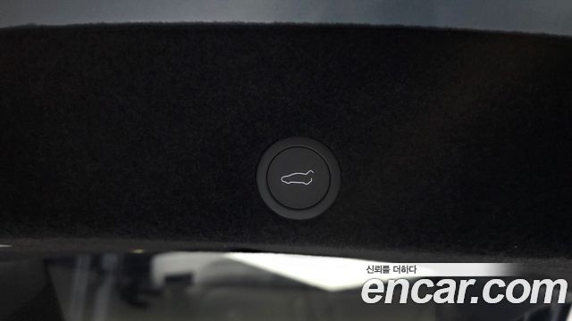 Tesla Model Y 2026 — photo 35