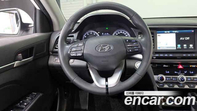 Hyundai AVANTE 2020 — photo 13