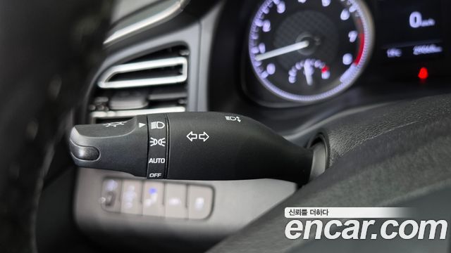 Hyundai AVANTE 2020 — photo 16