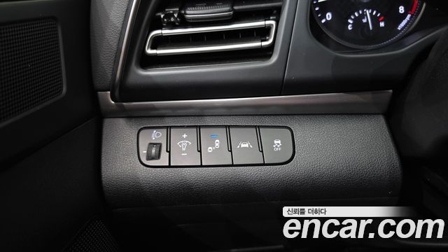 Hyundai AVANTE 2020 — photo 19