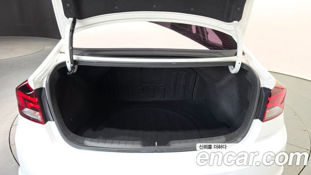 Hyundai AVANTE 2020 — photo 20