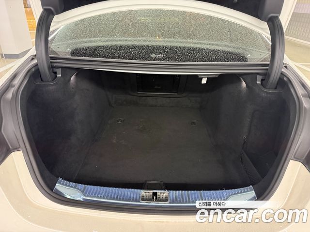 Mercedes-Benz S-Class 2023 — photo 16