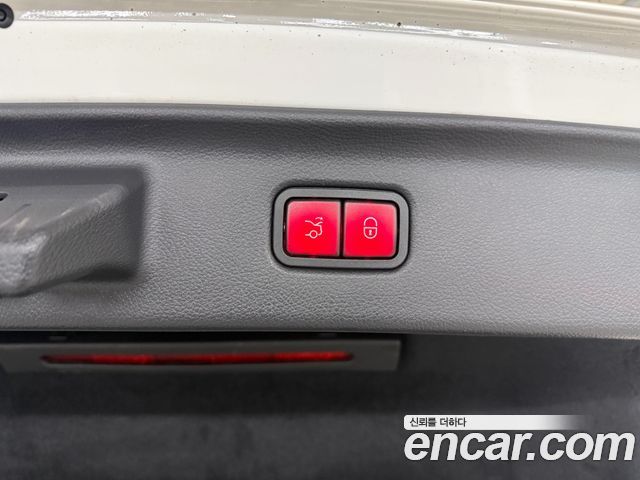 Mercedes-Benz S-Class 2023 — photo 17