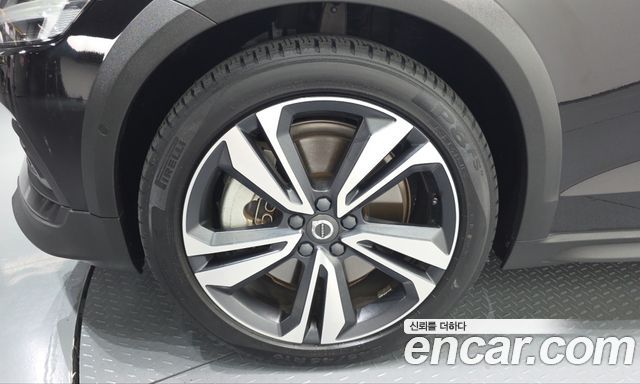 Volvo V60 2021 — photo 5