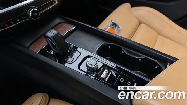 Volvo V60 2021 — photo 12
