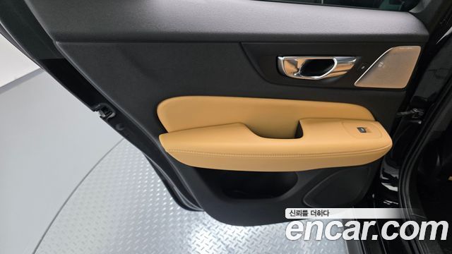 Volvo V60 2021 — photo 15