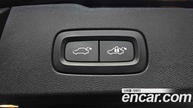 Volvo V60 2021 — photo 36