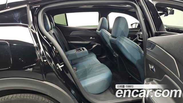 Peugeot 408 2023 — photo 18