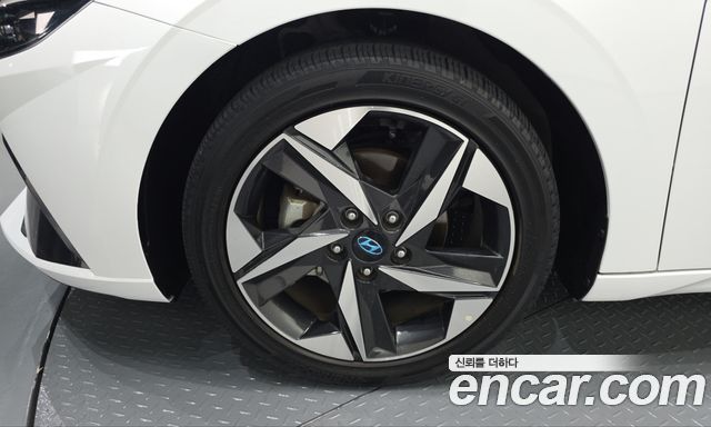 Hyundai AVANTE 2021 — photo 5