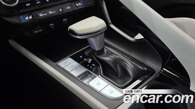 Hyundai AVANTE 2021 — photo 12