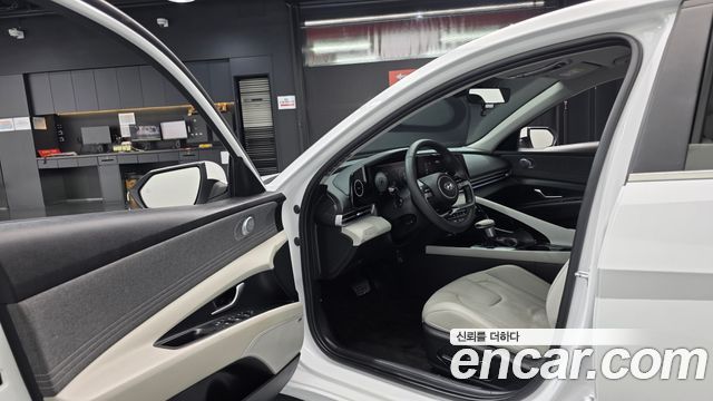 Hyundai AVANTE 2021 — photo 13