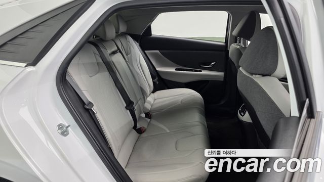Hyundai AVANTE 2021 — photo 17