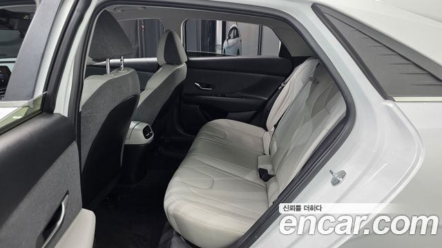 Hyundai AVANTE 2021 — photo 18