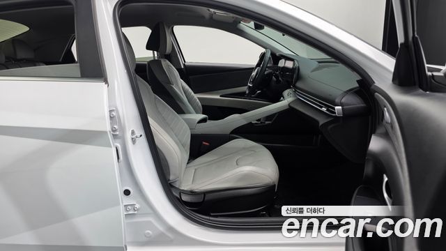 Hyundai AVANTE 2021 — photo 16