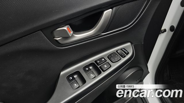 Hyundai Kona 2018 — photo 29
