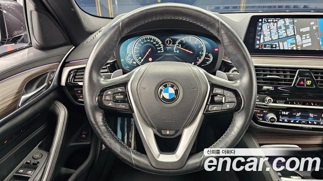 BMW 5-Series 2017 — photo 19