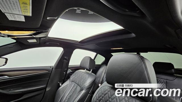 BMW 5-Series 2017 — photo 24
