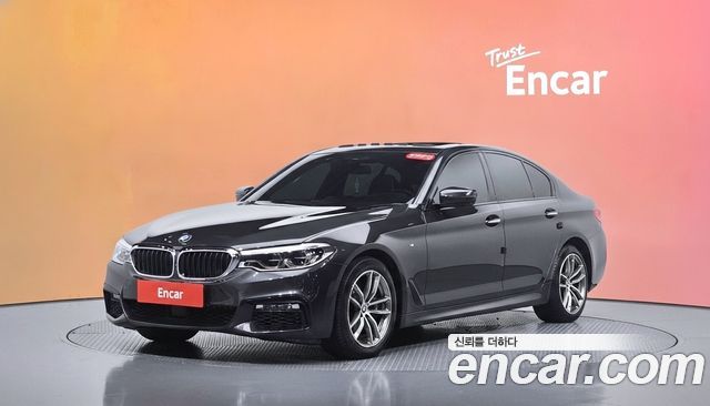 BMW 5-Series 2017 — photo 1