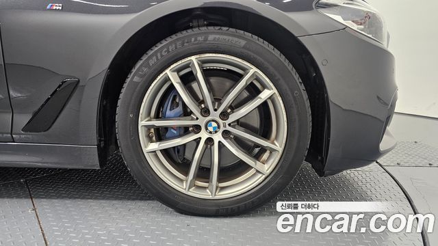 BMW 5-Series 2017 — photo 7