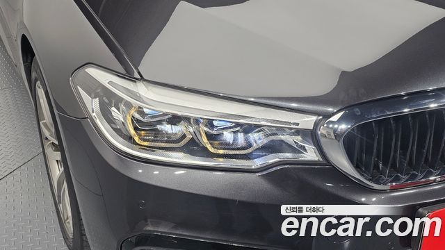 BMW 5-Series 2017 — photo 8