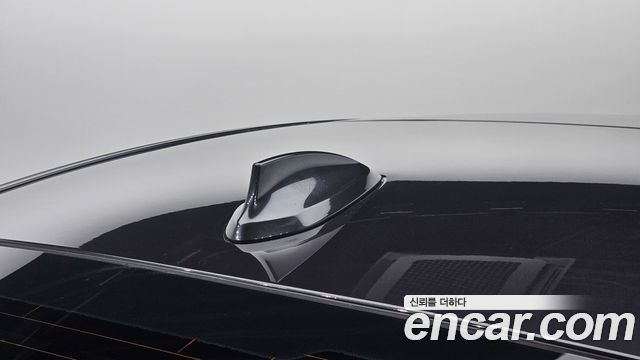BMW 5-Series 2017 — photo 29