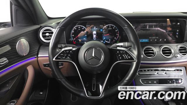 Mercedes-Benz E-Class 2021 — photo 19
