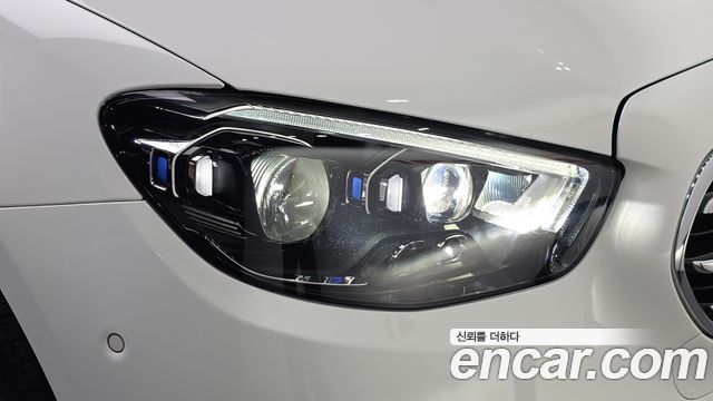 Mercedes-Benz E-Class 2021 — photo 8