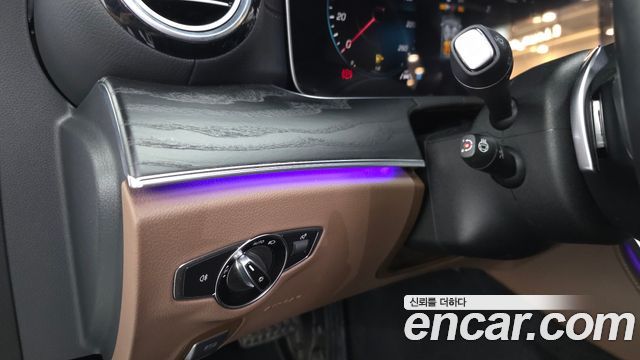 Mercedes-Benz E-Class 2021 — photo 27