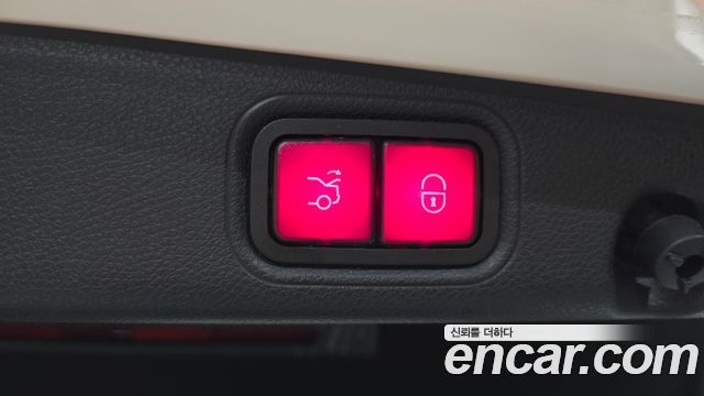 Mercedes-Benz E-Class 2021 — photo 29