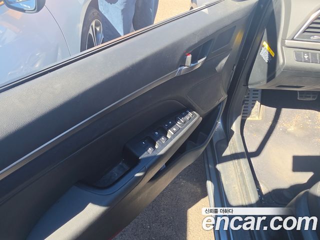 Hyundai AVANTE 2016 — photo 4