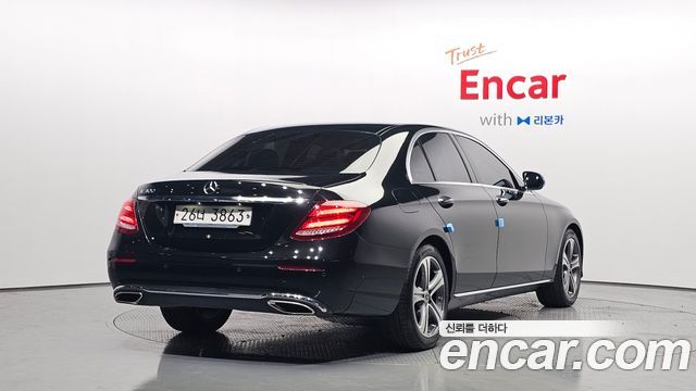 Mercedes-Benz E-Class 2019 — photo 2