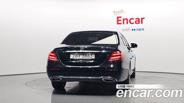 Mercedes-Benz E-Class 2019 — photo 4