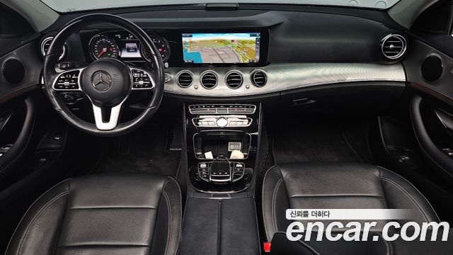 Mercedes-Benz E-Class 2019 — photo 10