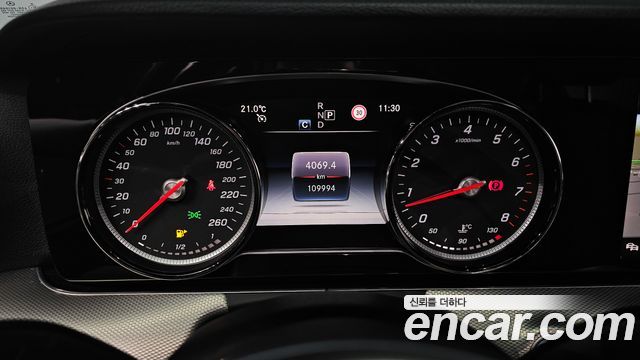 Mercedes-Benz E-Class 2019 — photo 11