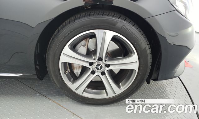 Mercedes-Benz E-Class 2019 — photo 7