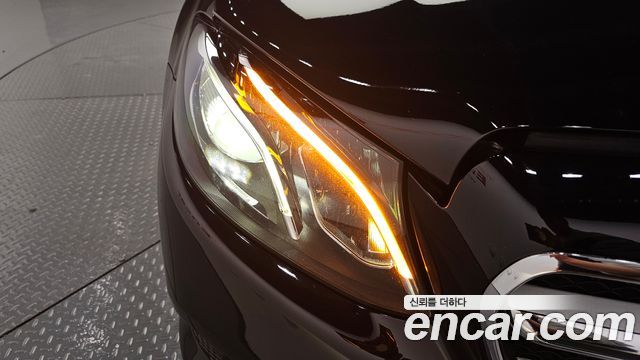 Mercedes-Benz E-Class 2019 — photo 8