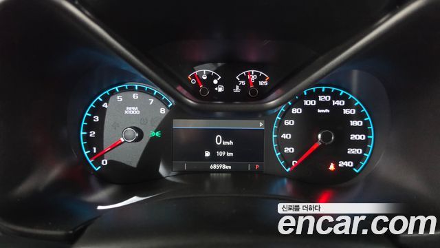 Chevrolet Korea Colorado 2022 — photo 11