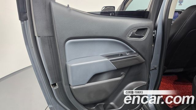 Chevrolet Korea Colorado 2022 — photo 15