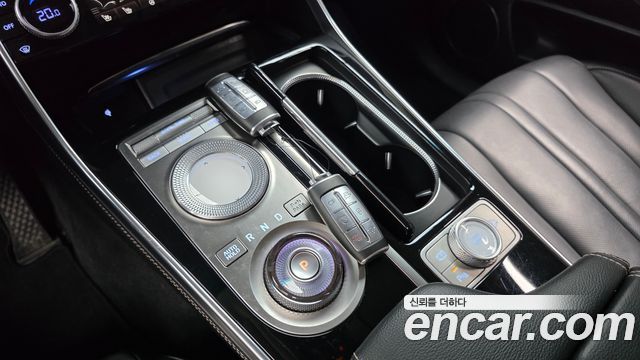 Genesis GV80 2022 — photo 12