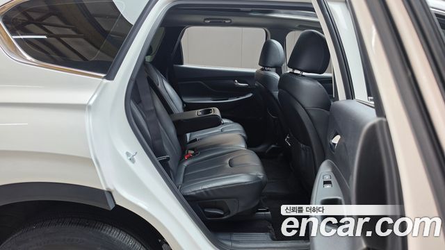 Hyundai Santafe 2023 — photo 17